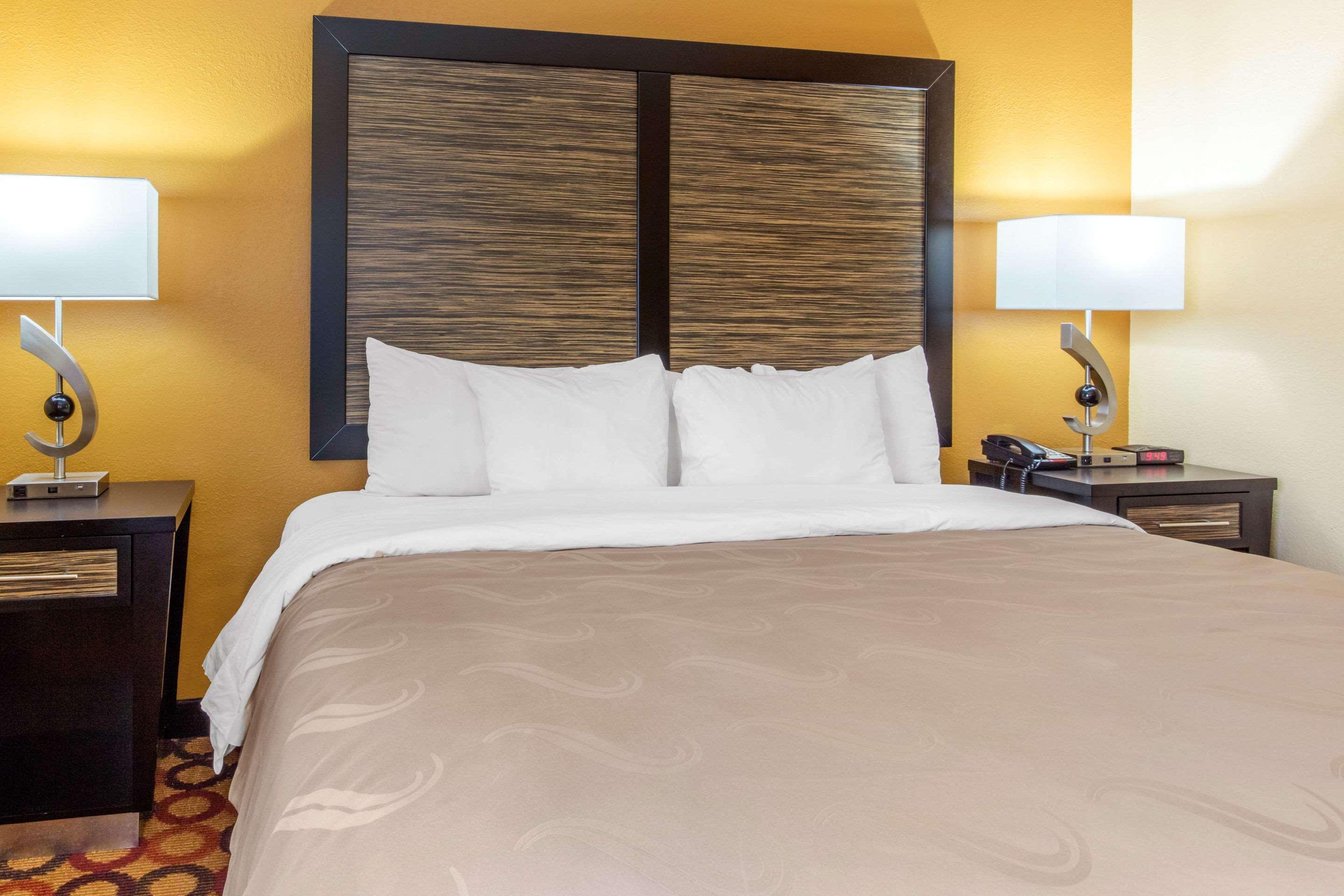 Quality Inn & Suites Montgomery East Carmichael Rd Exteriör bild