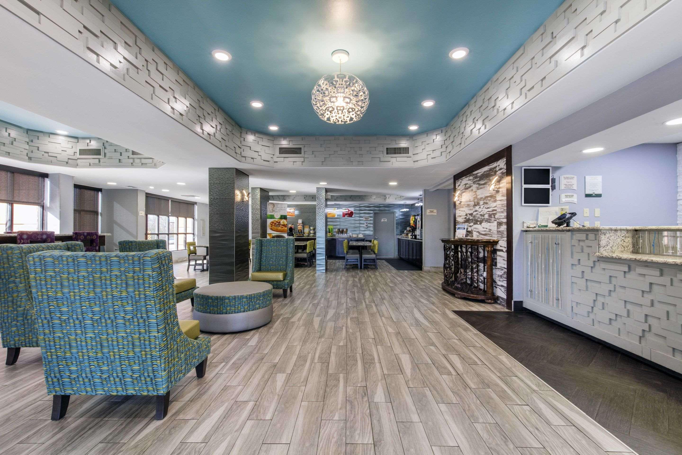 Quality Inn & Suites Montgomery East Carmichael Rd Exteriör bild