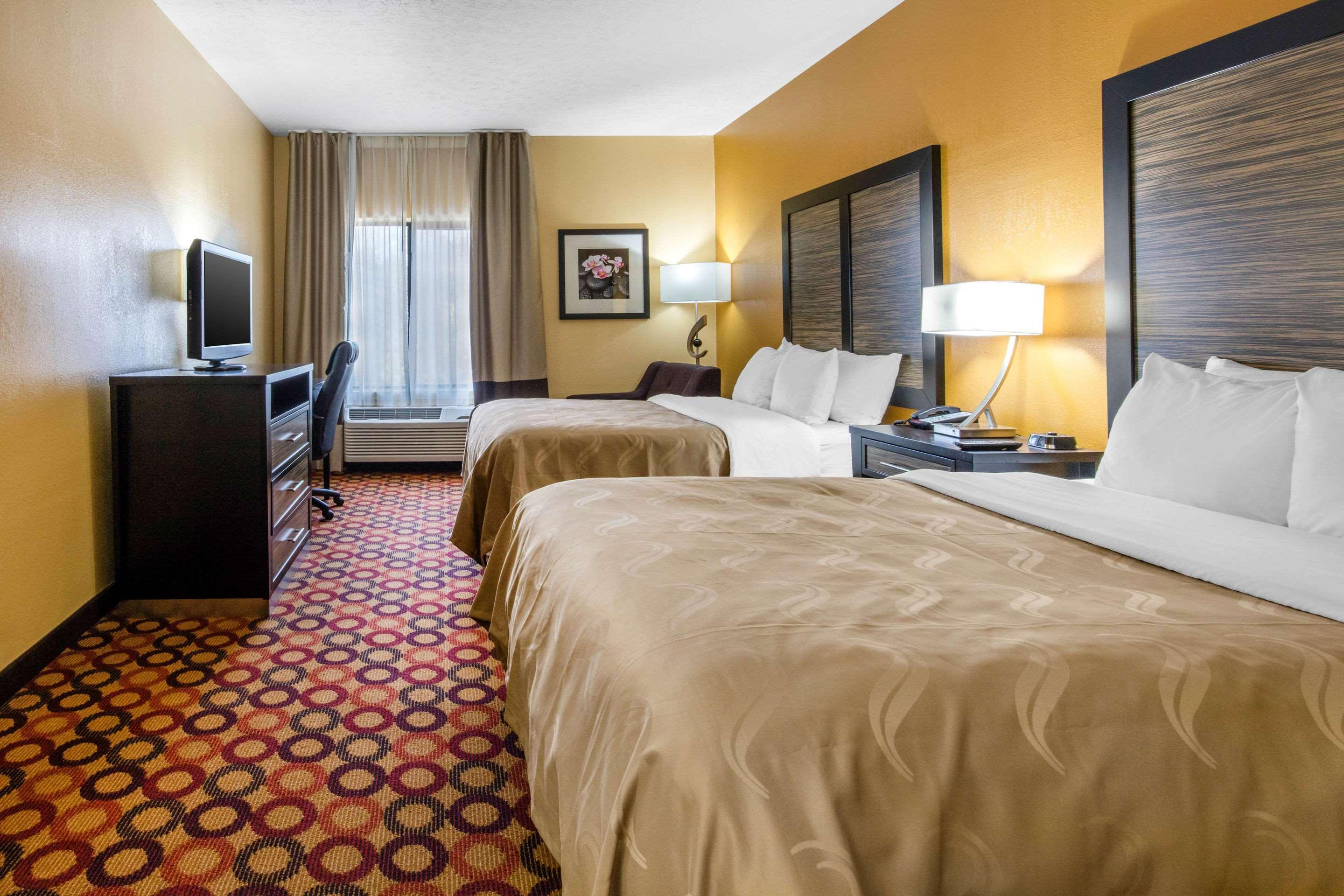 Quality Inn & Suites Montgomery East Carmichael Rd Exteriör bild