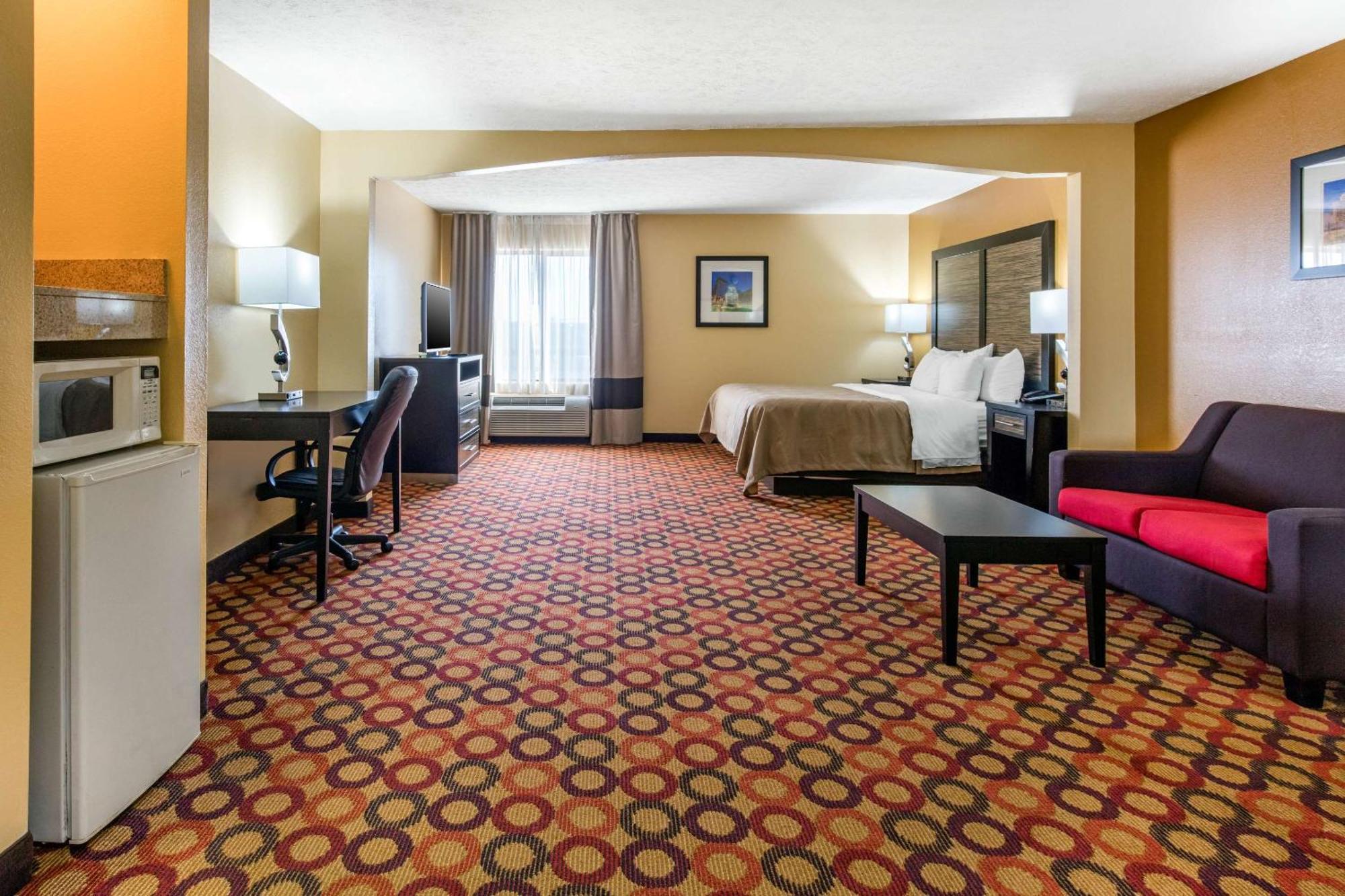 Quality Inn & Suites Montgomery East Carmichael Rd Exteriör bild