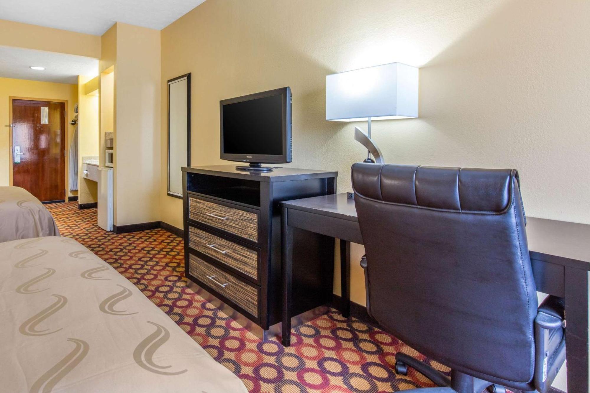 Quality Inn & Suites Montgomery East Carmichael Rd Exteriör bild