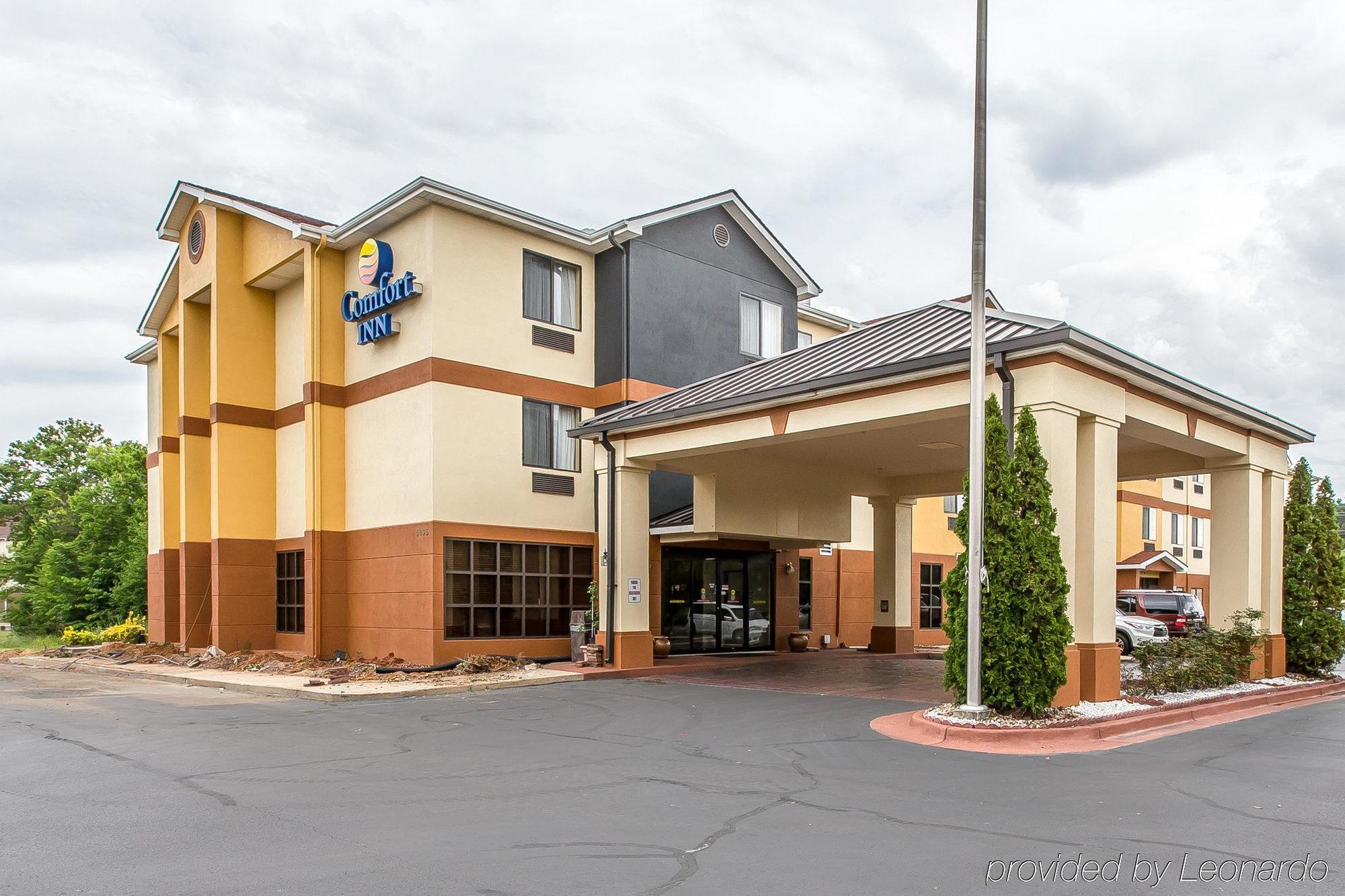 Quality Inn & Suites Montgomery East Carmichael Rd Exteriör bild