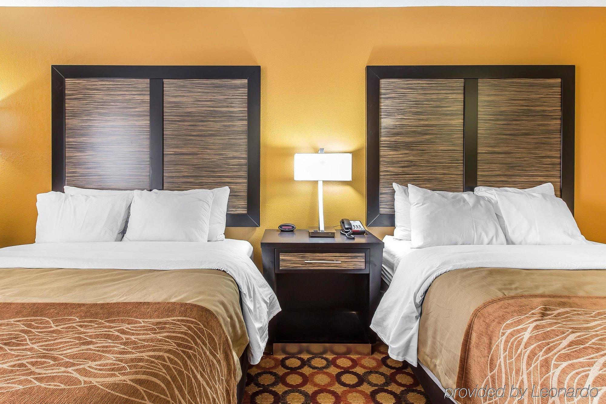 Quality Inn & Suites Montgomery East Carmichael Rd Exteriör bild