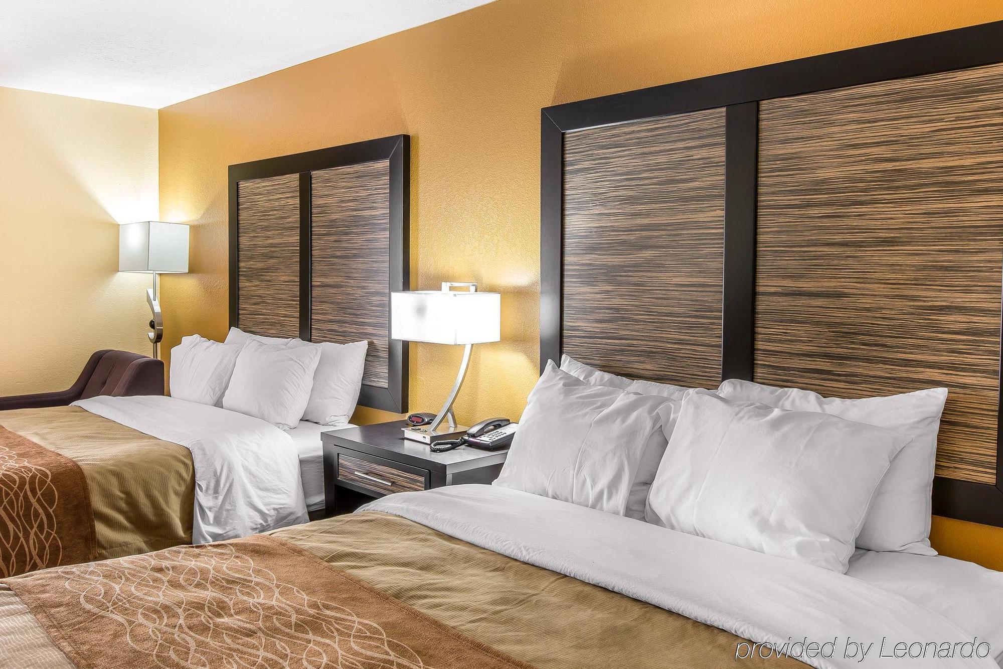 Quality Inn & Suites Montgomery East Carmichael Rd Exteriör bild