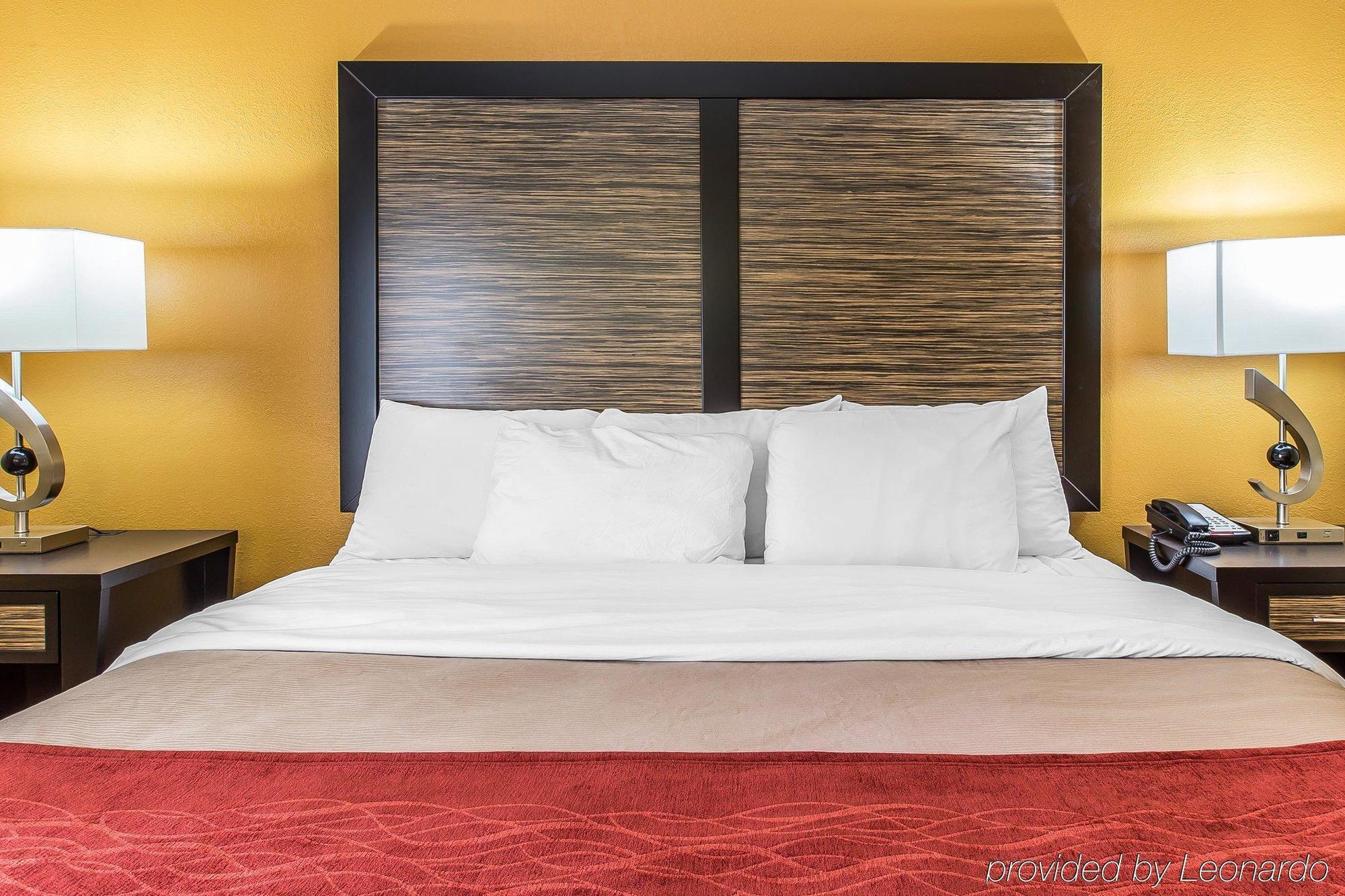 Quality Inn & Suites Montgomery East Carmichael Rd Exteriör bild