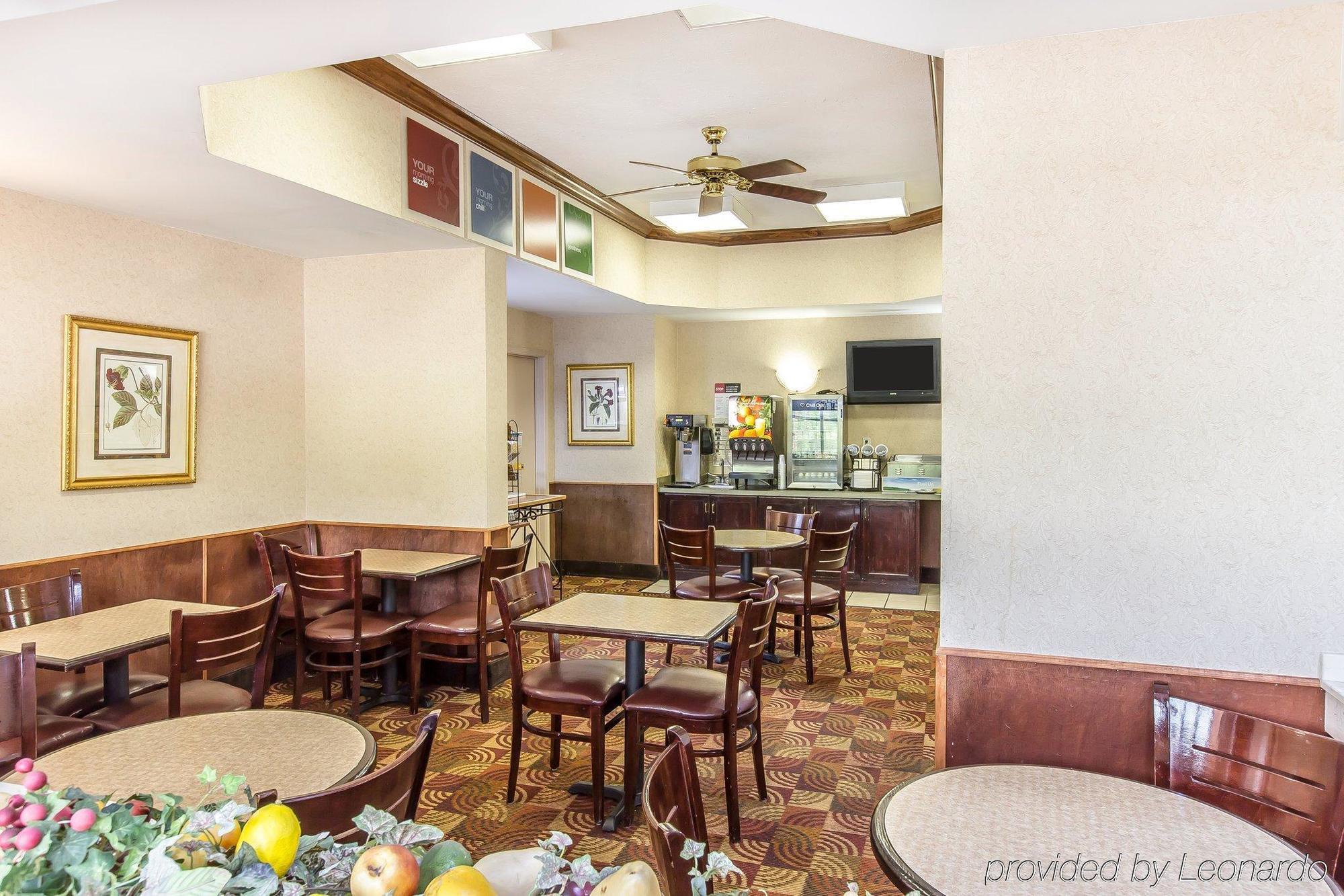 Quality Inn & Suites Montgomery East Carmichael Rd Exteriör bild