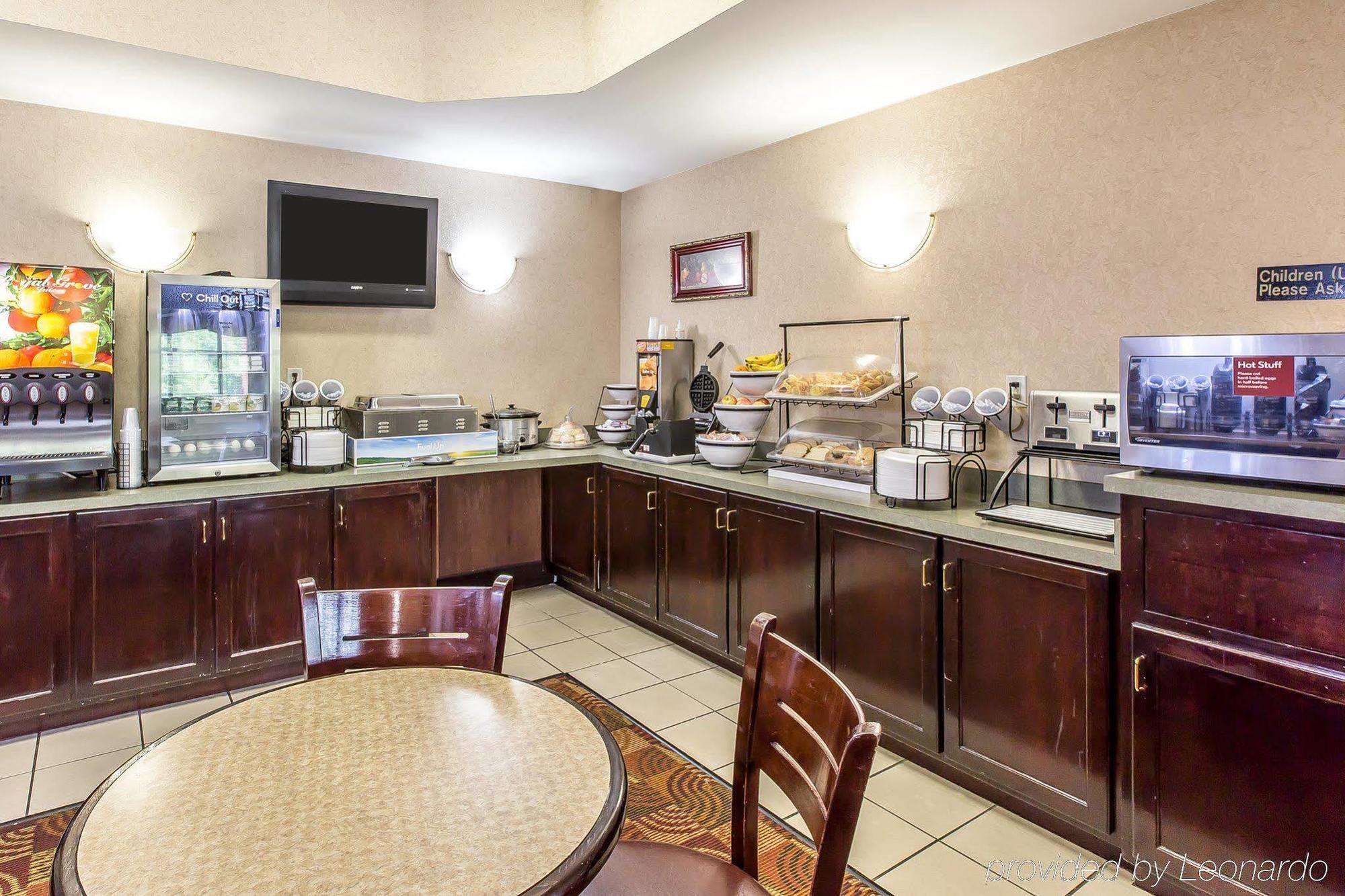 Quality Inn & Suites Montgomery East Carmichael Rd Exteriör bild
