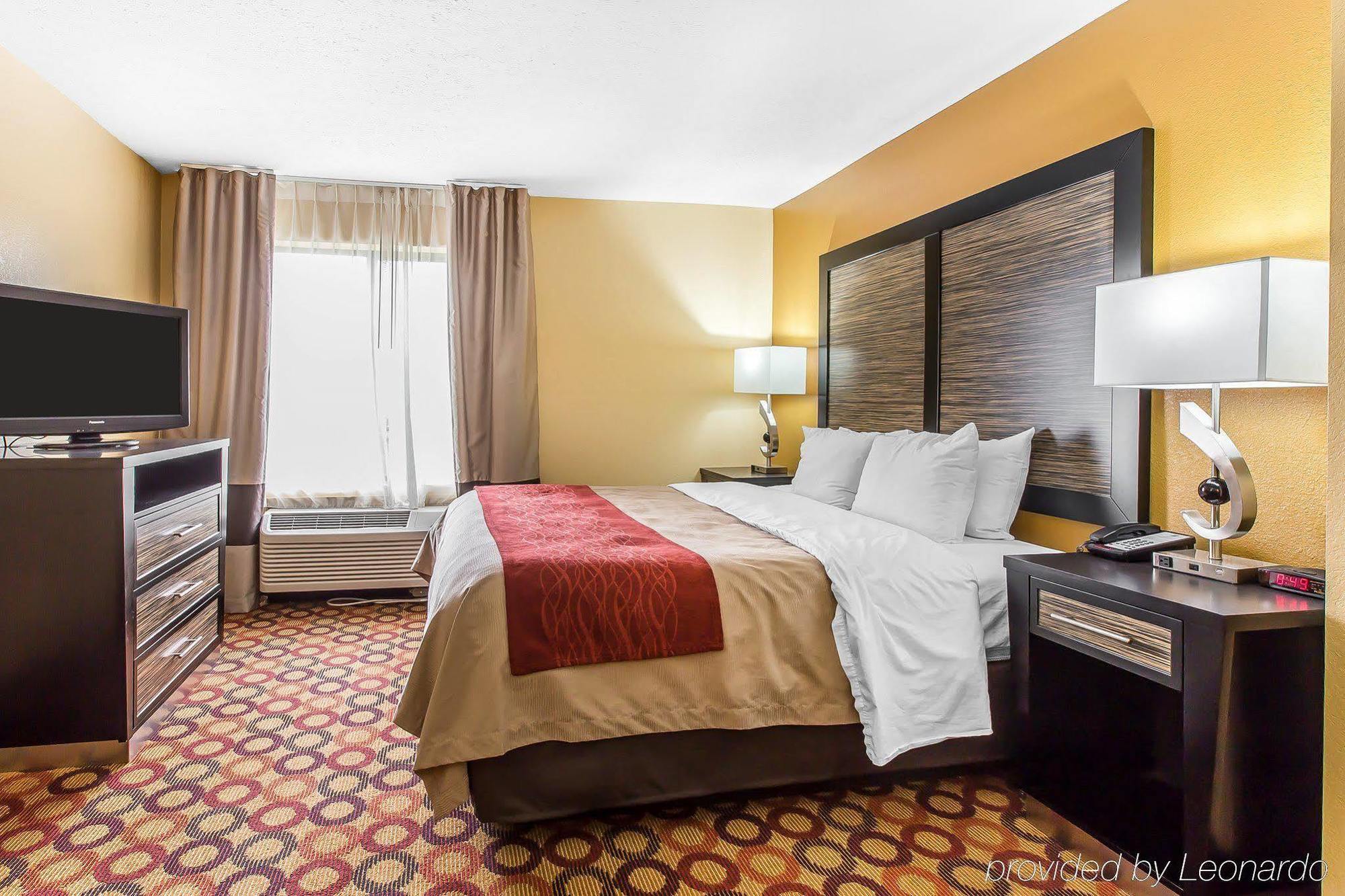 Quality Inn & Suites Montgomery East Carmichael Rd Exteriör bild
