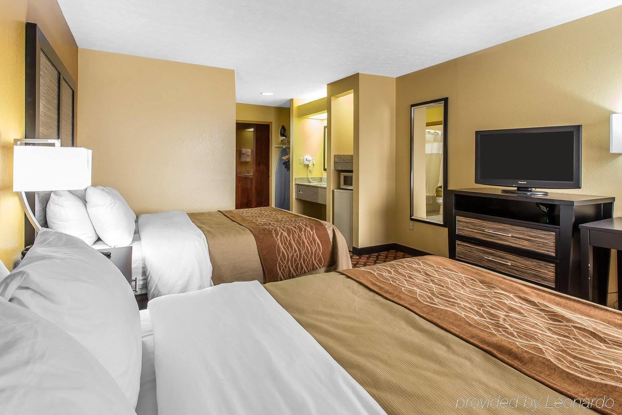 Quality Inn & Suites Montgomery East Carmichael Rd Exteriör bild