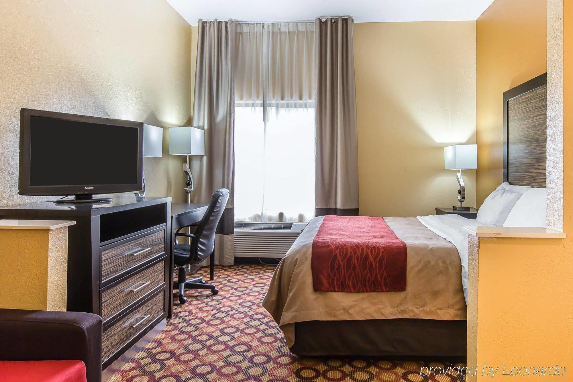 Quality Inn & Suites Montgomery East Carmichael Rd Exteriör bild