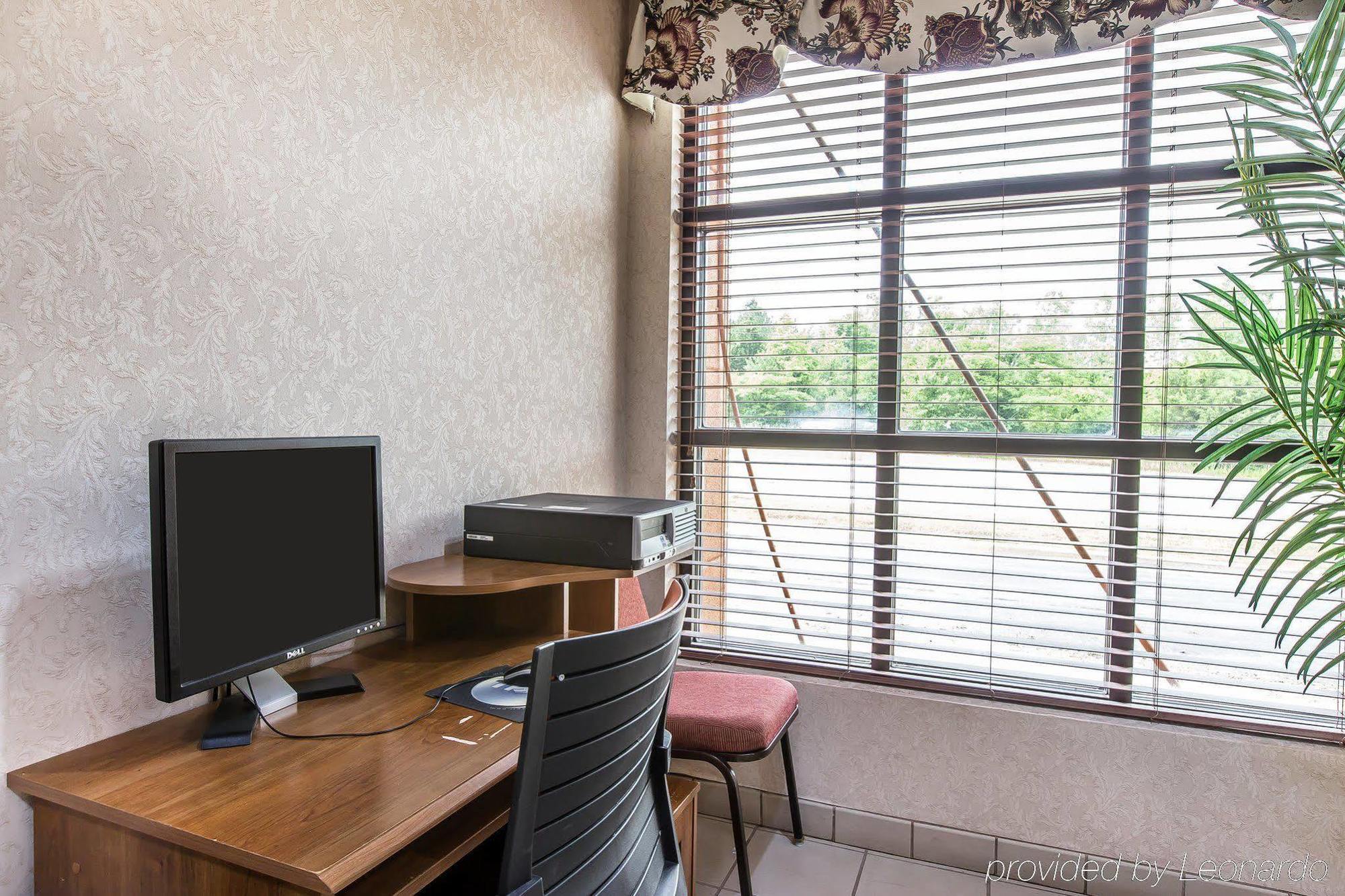 Quality Inn & Suites Montgomery East Carmichael Rd Exteriör bild